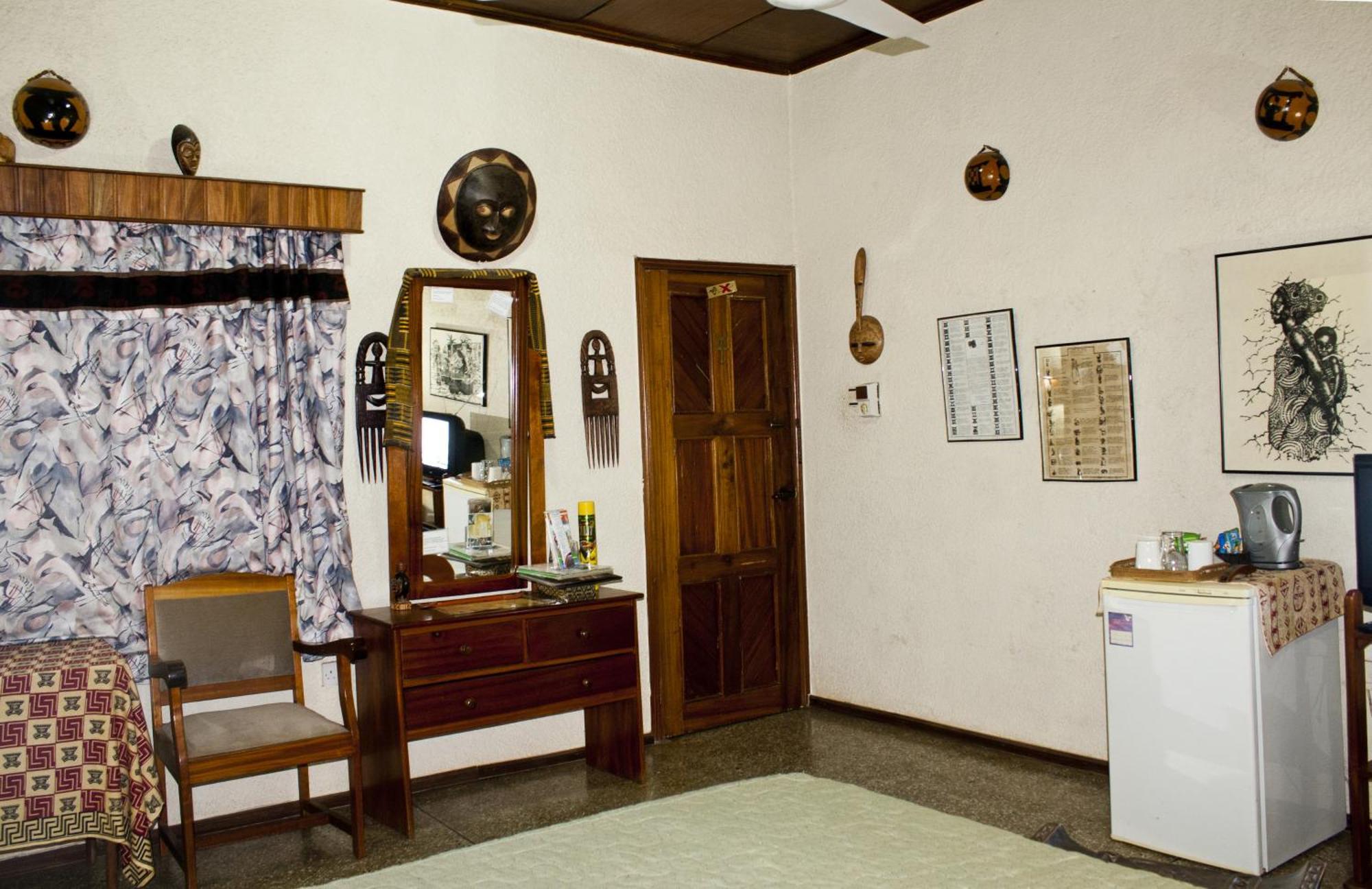 Four Villages Inn Kumasi Extérieur photo