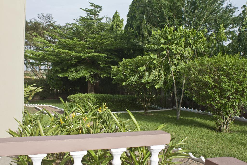 Four Villages Inn Kumasi Extérieur photo